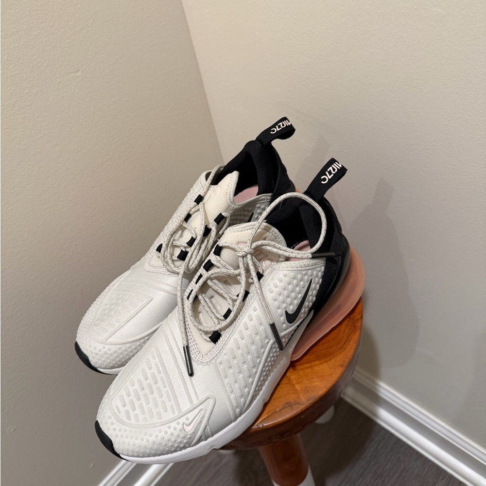 Nike Women's White and Black Sneakers - Picture 2 of 5